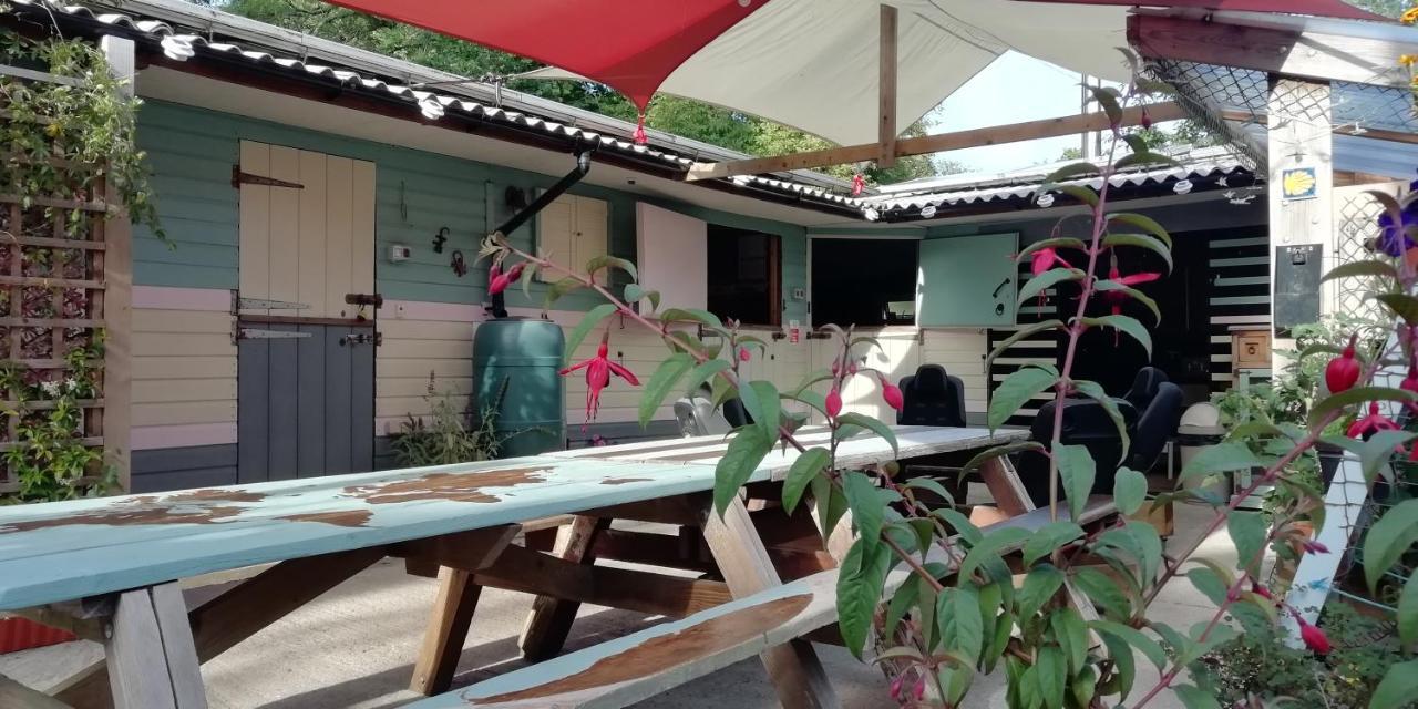 Eden'S Yard Backpackers St Austell Exterior foto